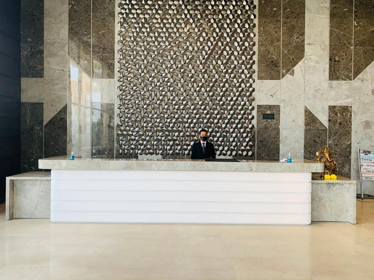 The Grand Arc Hotel & Convention Centre Shahjahanpur エクステリア 写真