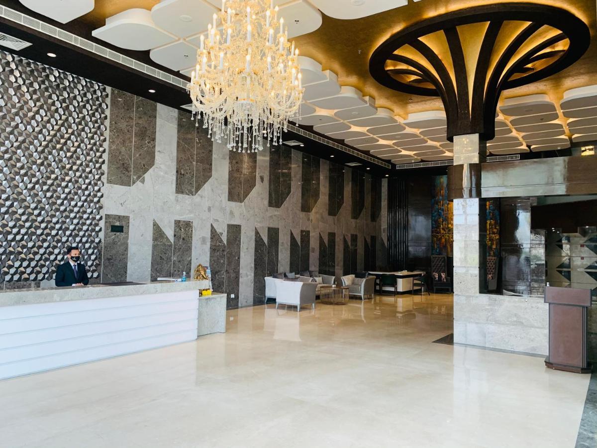 The Grand Arc Hotel & Convention Centre Shahjahanpur エクステリア 写真