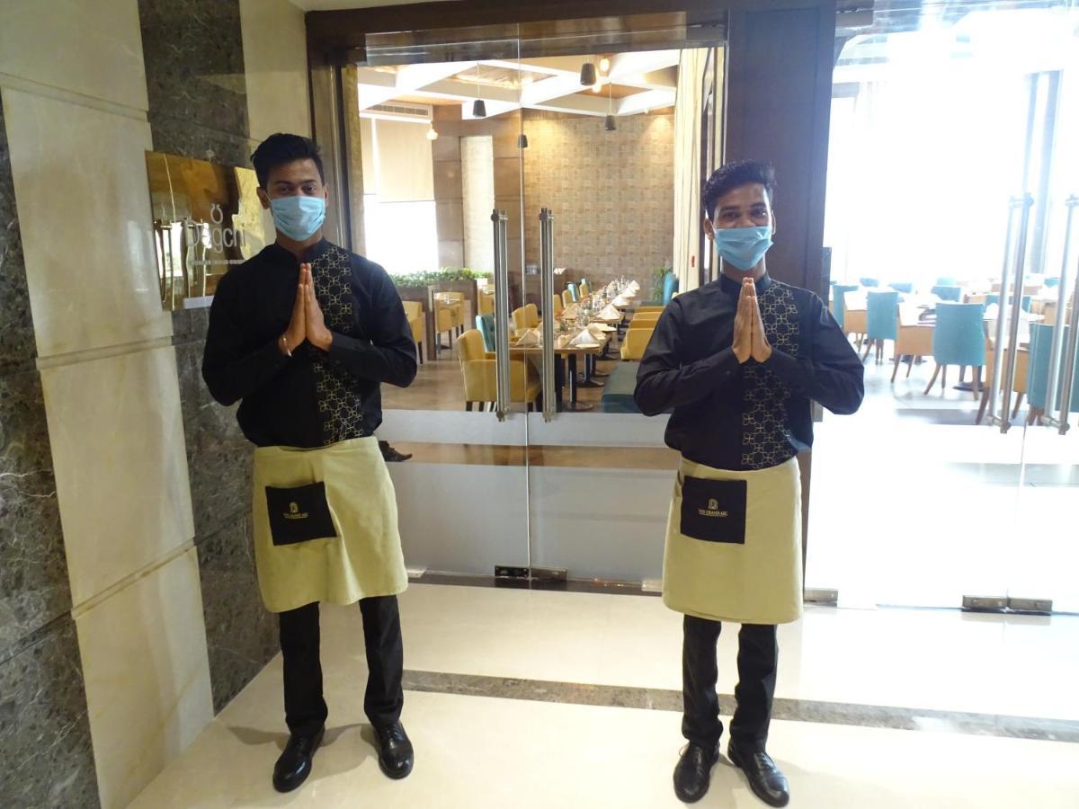 The Grand Arc Hotel & Convention Centre Shahjahanpur エクステリア 写真