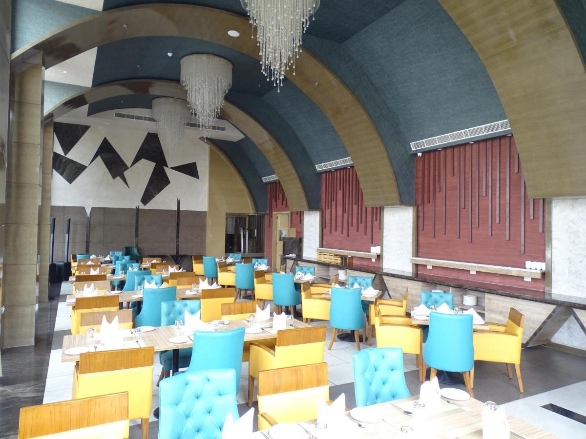 The Grand Arc Hotel & Convention Centre Shahjahanpur エクステリア 写真